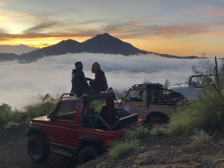 A Memorable Nagarkot Sunrise & Hike to Dhulikhel Day Tour - From Nagarkot into the Nepalese countryside