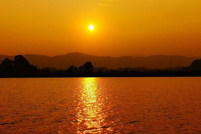 Best Nepal Tour: Kathmandu Pokhara Chitwan Tour - Pokhara brings water and mountain views