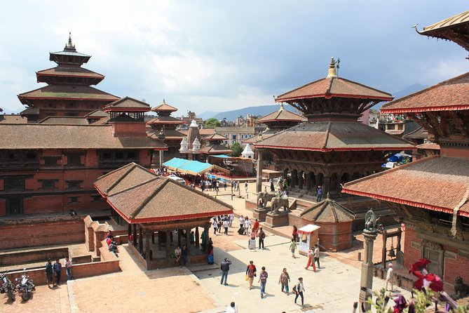 Bhaktapur darbar, Patan Darbar square & Changu Narayan in 1 day - What the private car changes for your day