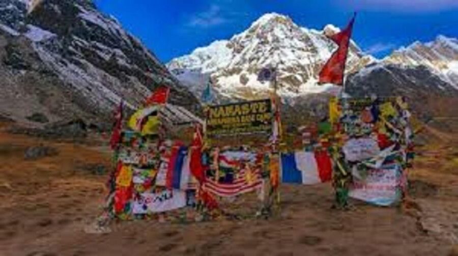 From Pokhara: 5-Day Annapurna Basecamp Trek with Hot Springs - What the guides add to the experience