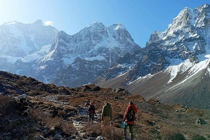Kanchenjunga Circuit Trek 19 Days - Day 3: Flying to Bhadrapur and driving toward Taplejung