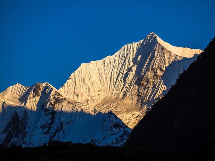 Kathmandu: 6 Days Langtang Valley Trek with Kyanjin Ri - Guides, group size, and the level of support