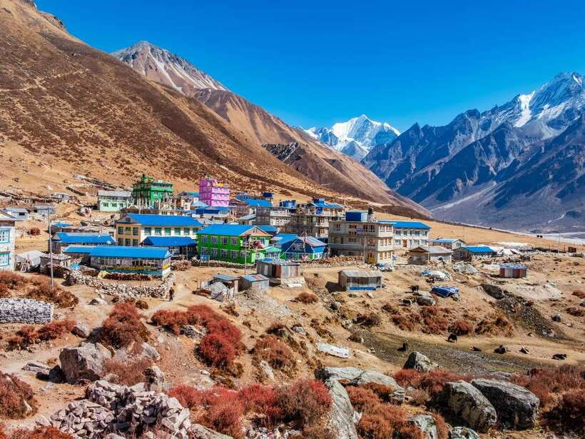 Kathmandu: 6 Days Langtang Valley Trek with Kyanjin Ri - Day 1: Kathmandu to Syabrubesi, then Pahiro at 1,550 meters
