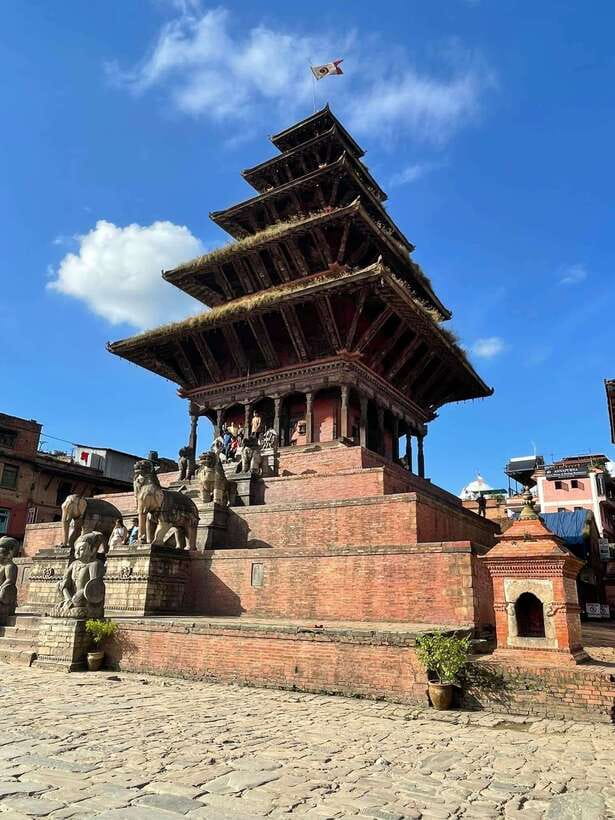 Kathmandu: Bhaktapur and Nagarkot Sunrise to Sunset Tour - Two very different views of Nepal in one day