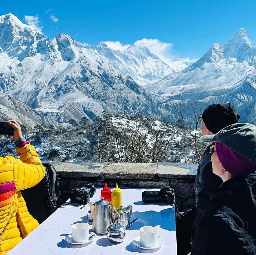 Kathmandu: Everest Helicopter Tour with Landing & Breakfast - Shared helicopter or private charter