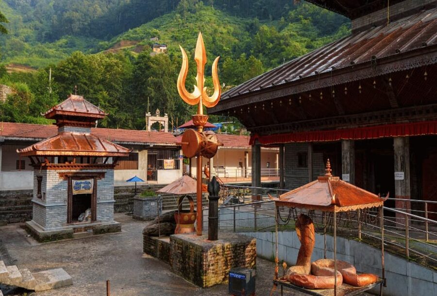 Kathmandu: Nagarkot, Bhaktapur, Doleswor & Sanga Statue Tour - Bhaktapur Durbar Square and Newar craftsmanship