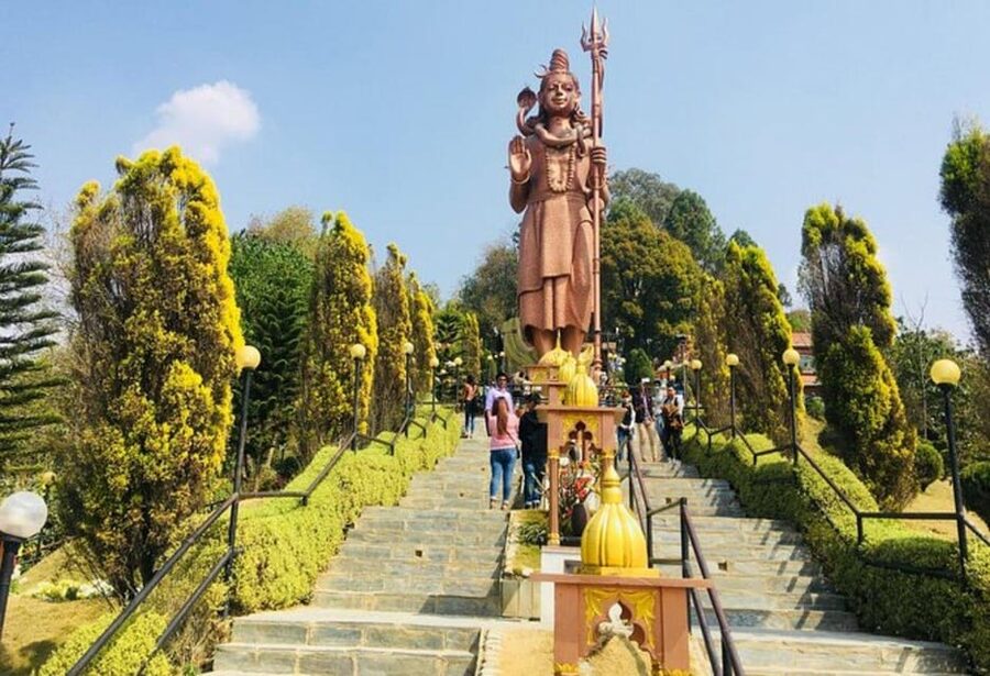 Kathmandu: Nagarkot, Bhaktapur, Doleswor & Sanga Statue Tour - A Newari lunch break in Bhaktapur