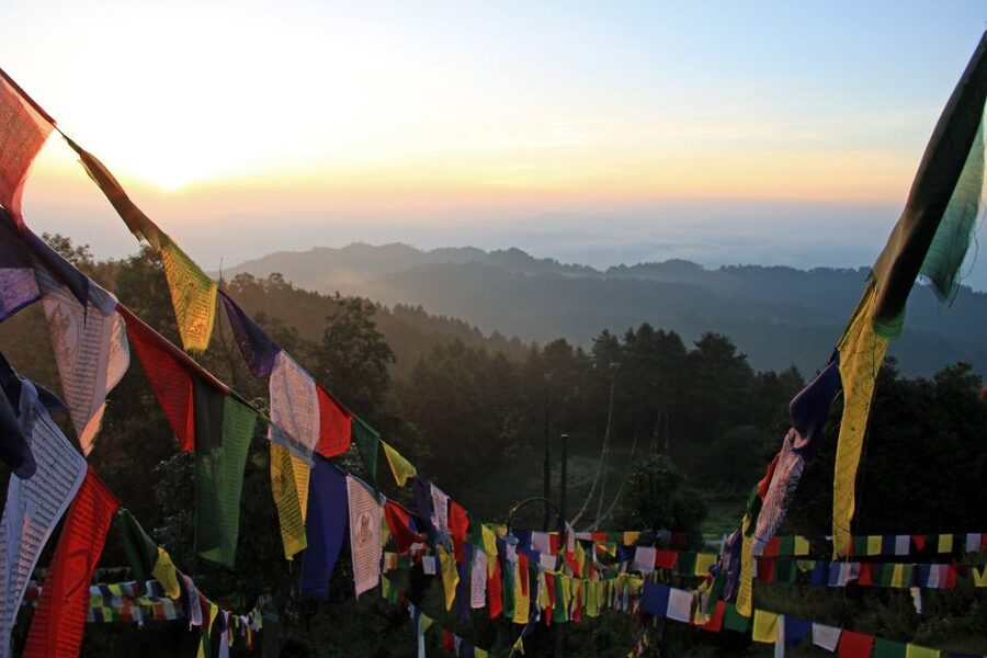 Kathmandu: Nagarkot Sunrise Tour with Day Hike - Watching the mountains wake up