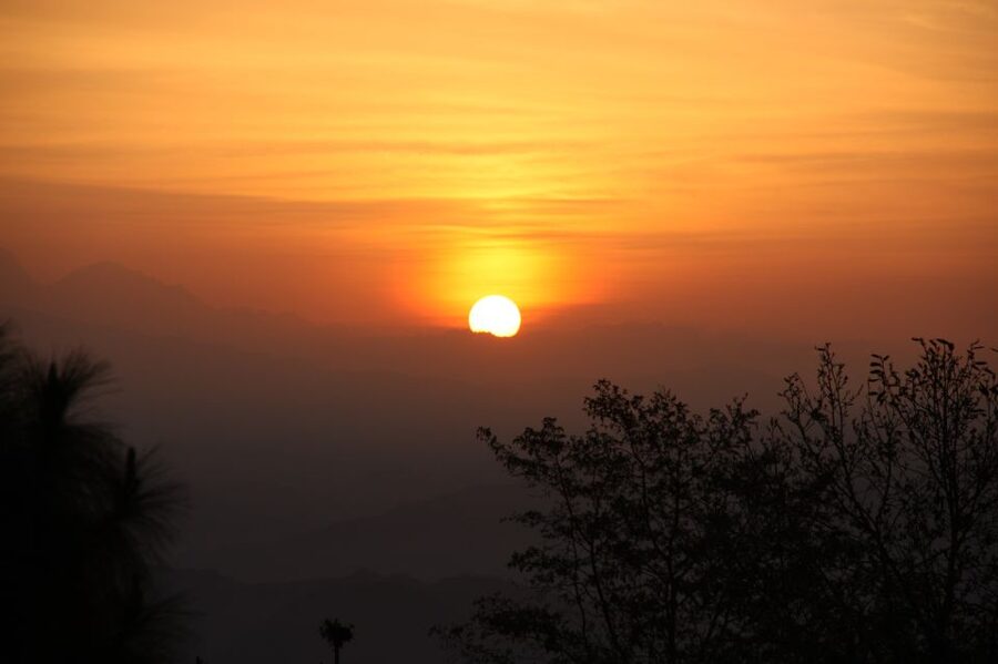 Kathmandu: Nagarkot Sunrise Tour with Day Hike - The pre-dawn drive from Kathmandu