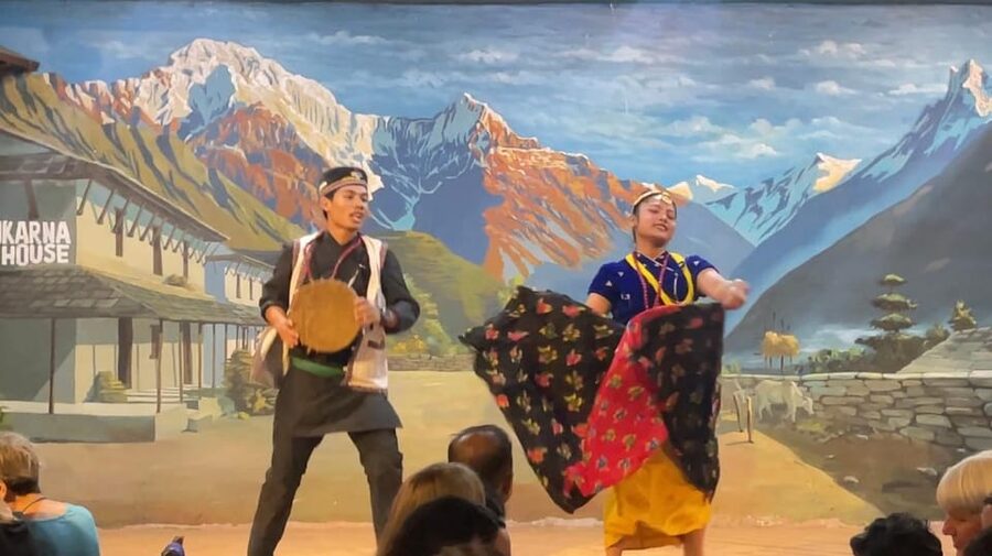 Kathmandu: Nepalese Cuisine dinner with traditional dance - How the three-hour schedule works