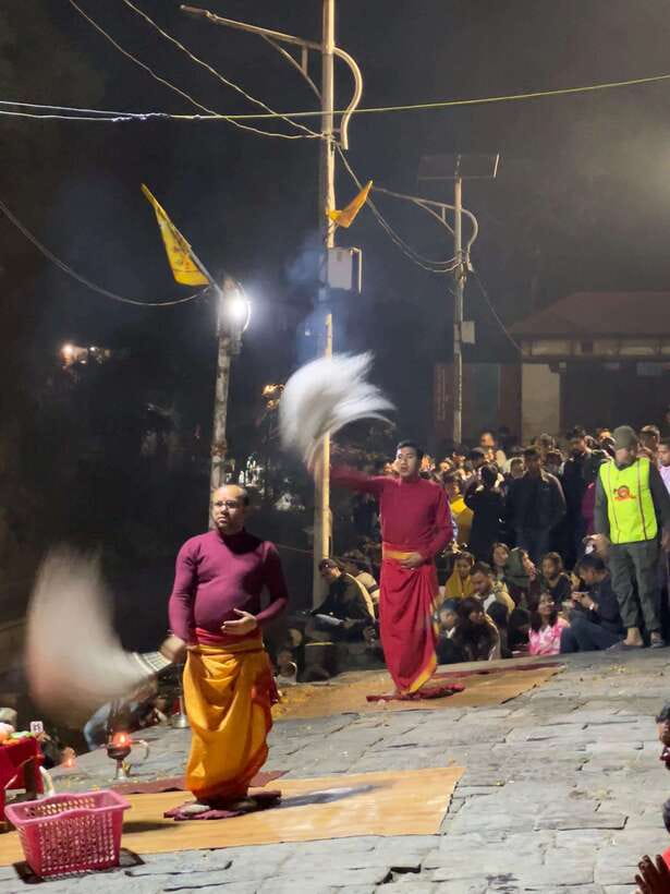 Kathmandu: Pashupatinath Evening Aarati Tour Private/Group - The guide can make or break the evening