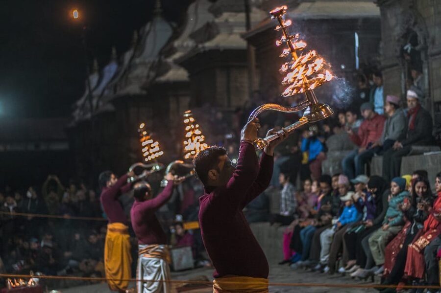 Kathmandu: Pashupatinath Temple Aarti Night Tour - Why the night Aarti is the heart of this visit
