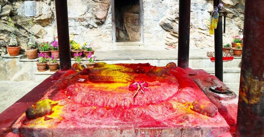 Kathmandu: Pharping, Dakshinkali and Chobhar Tour with Lunch - Gorakhnath Temple and the Schedule Problem