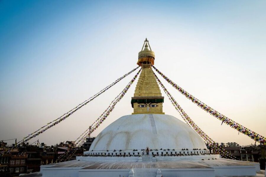 Kathmandu: Private custom tour with a local guide - Walking through temples and monuments