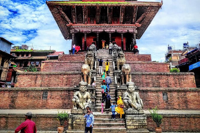 Kathmandu Private Tour of UNESCO World Heritage Sites - Boudhanath and Pashupatinath: two powerful religious centers