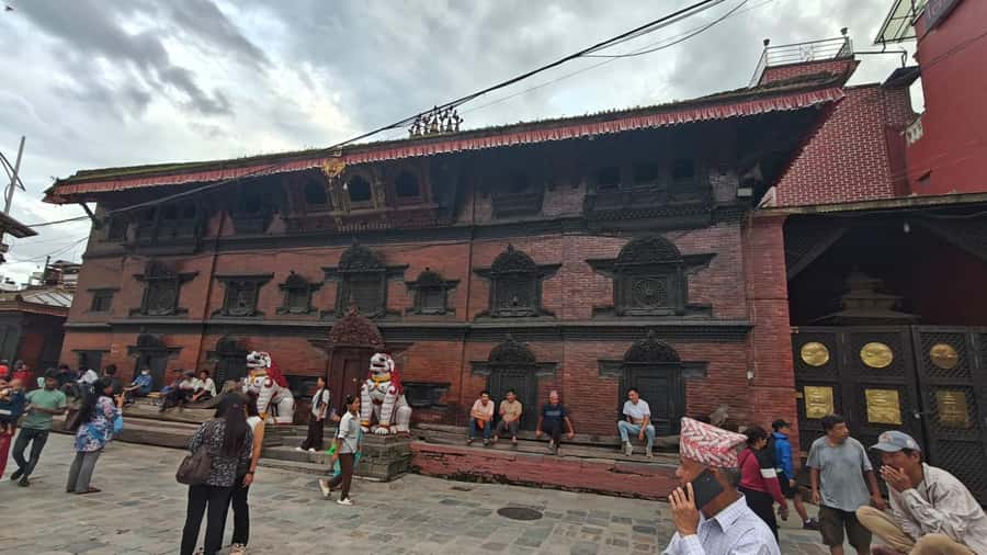 Kathmandu: UNESCO Heritage Site Private & Guided Tour - Patan Durbar Square and Newari craftsmanship