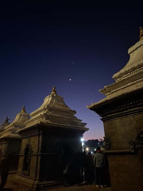 Katmandu: Pashupatinath Open Cremation & Evening Aarati - Pickup from Kathmandu and the short ride to the river