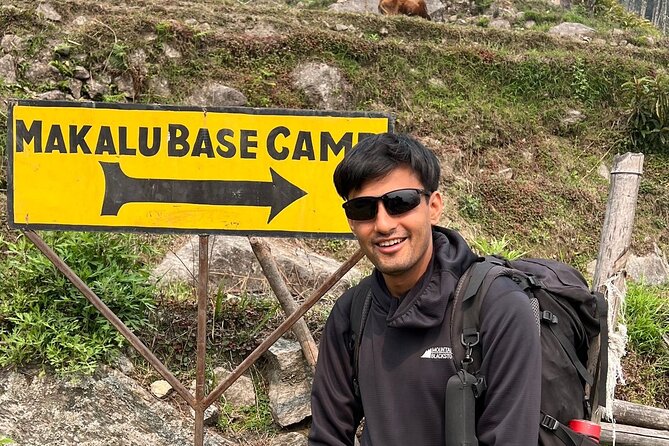 Makalu Base Camp Trek - Day 1: Flight toward Tumlingtar and the rough road in