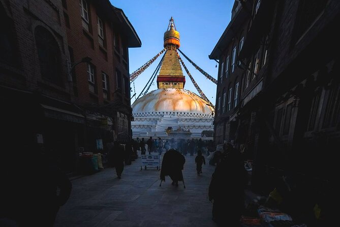 PashupatiNath and BoudhaNath - Private/Small Group - Aryaghat and the Hindu sixteen rites of passage