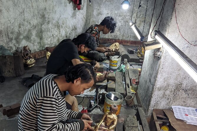 Patan and Bhaktapur Boutique Tour - Taumadhi Square and Nyatapola Temple