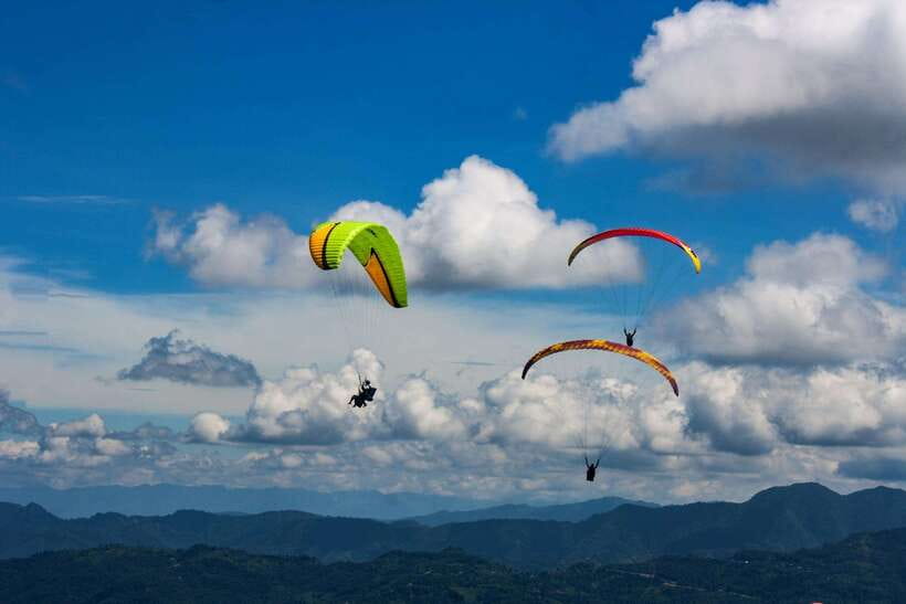 Pokhara Paragliding - From Lakeside to Sarangkot before takeoff
