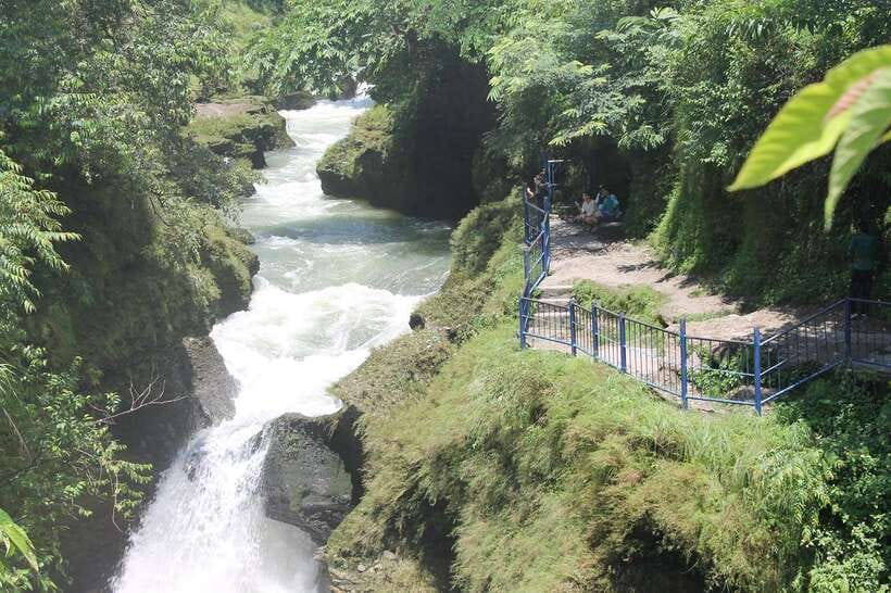 Pokhara: Private Half-Day Tour and Tibetan Culture Tour - Gupteshwor Mahadev Cave and its Shiva shrine
