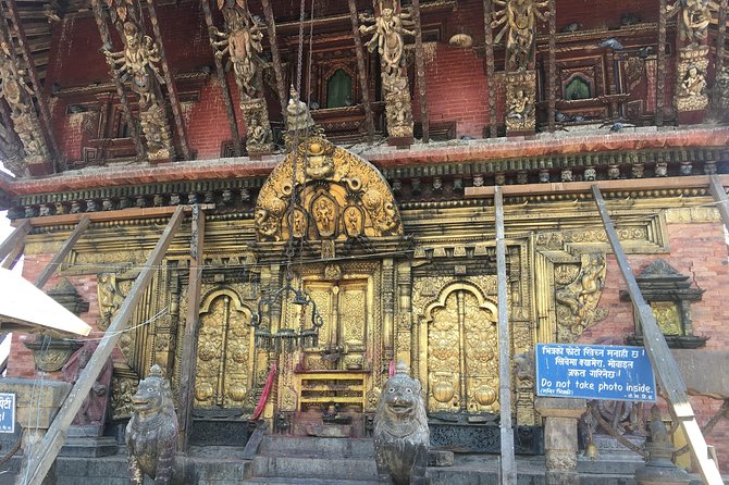 Private Day Tour in Kathmandu Valley Rim with Bhaktapur Sightseeing - Taumadhi Square and the five-story Nyatapola Temple