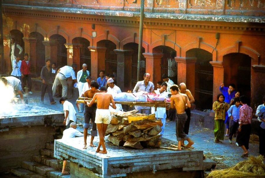 Sacred Pashupatinath: Aarati,Cremation Rites & Boudha Stupa - Boudhanath Stupa and the slow rhythm of the kora
